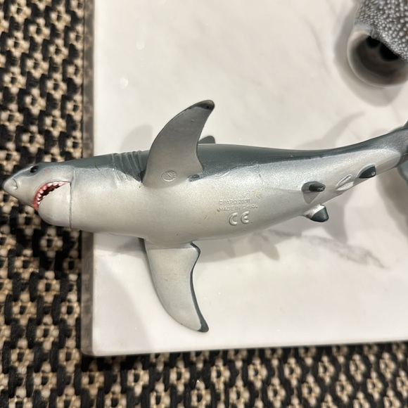 $9 with minimum $20 spend. 3 Papo sharks - Picture 2 of 6